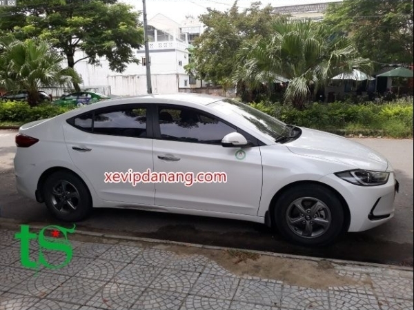 Car 4 seats rental in Da Nang