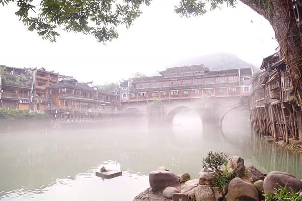 tour-phuong-hoang-co-tran-gia-re