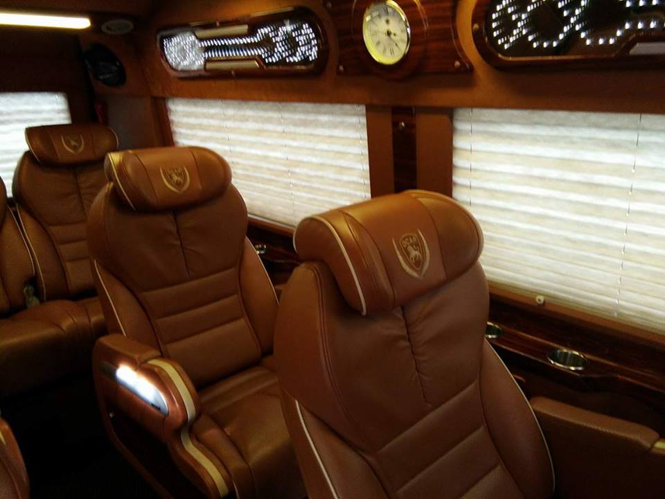 Xe Dcar Limousine cho thuê tại Đà Nẵng