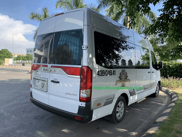 cho-thue-xe-hyundai-solati-limousine-12ghe-da-nang-di-hue%20(2)