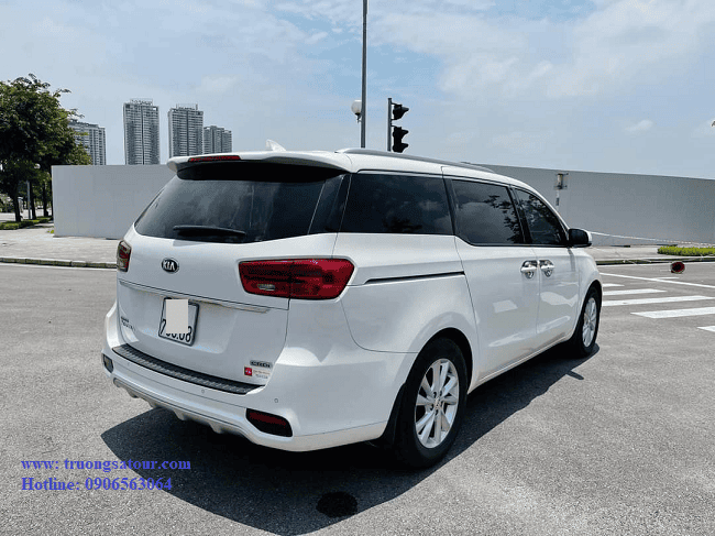cho-thue-xe-kia-sedona-7-cho-di-mang-den-kon-tum-(4)