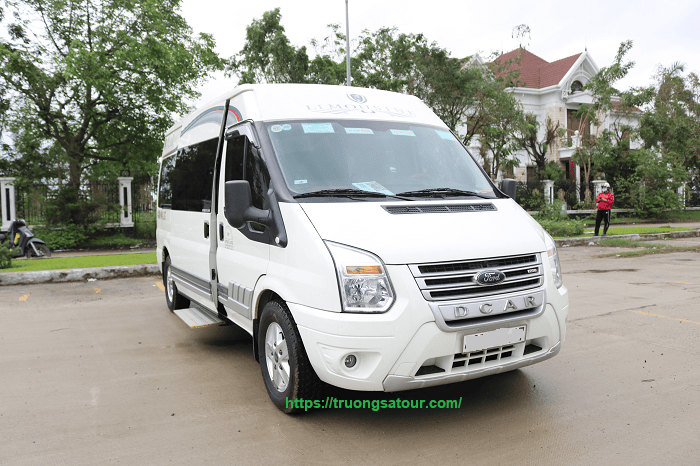 cho-thue-xe-limousine-tai-hue-uy-tin%20(1)