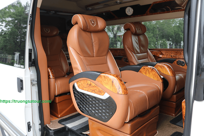 cho-thue-xe-limousine-tai-hue-uy-tin%20(4)
