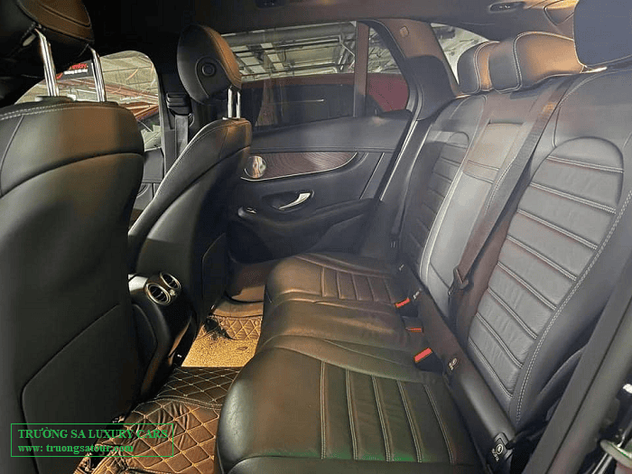 cho-thue-xe-mercedes-benz-glc-200-co-tai-xe-tai-da-nang-(4)