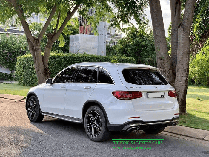 cho-thue-xe-mercedes-benz-glc-300-tai-da-nang-gia-re-(2)