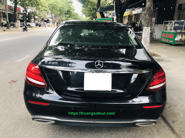 cho-thue-xe-vip-mercedes-benz-di-chu-lai-quang-nam%20(1)