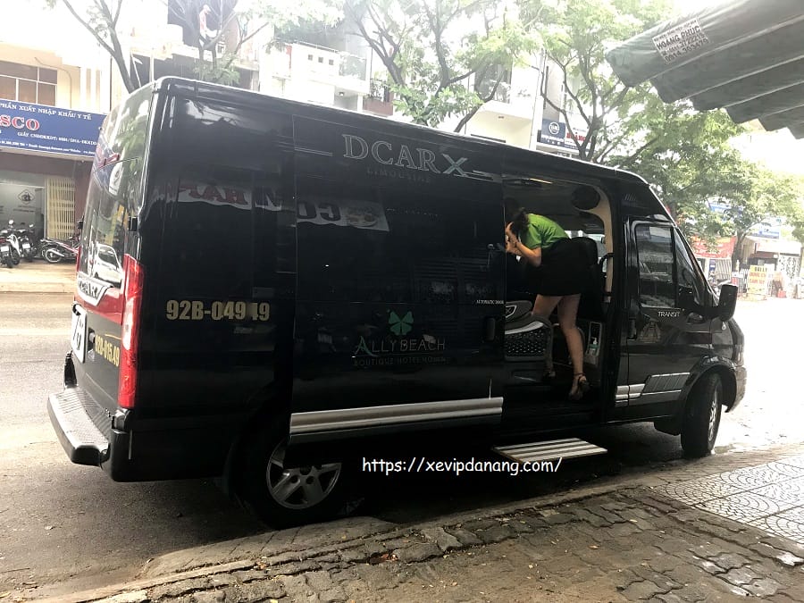 cho-thue-xe-dcar-limousine-9-ghe-tai-da-nang