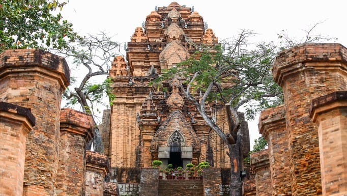 Ponagar-Tower