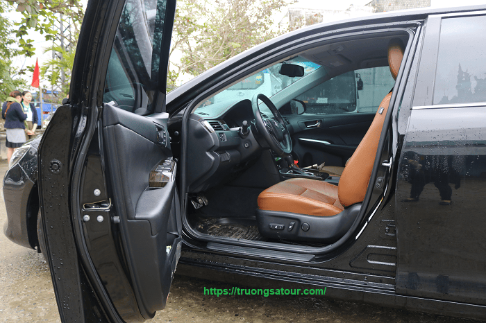 thue%20-xe-camry-tai-hoi-an-gia-re%20(2)