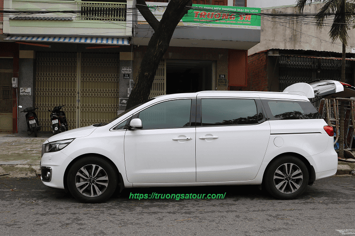 thue-xe-7cho-sedona-du-lich-da-nang%20(1)