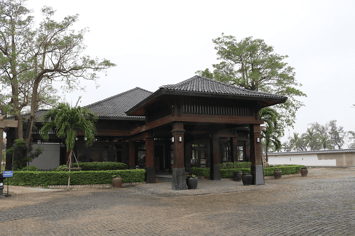 thue-xe-VIP-don-khach-tu-san-bay-di-mikazuki%20(5)