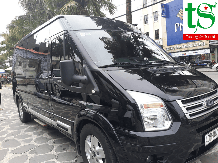 thue-xe-dcar-limousine-9-cho-da-nang%20(1)