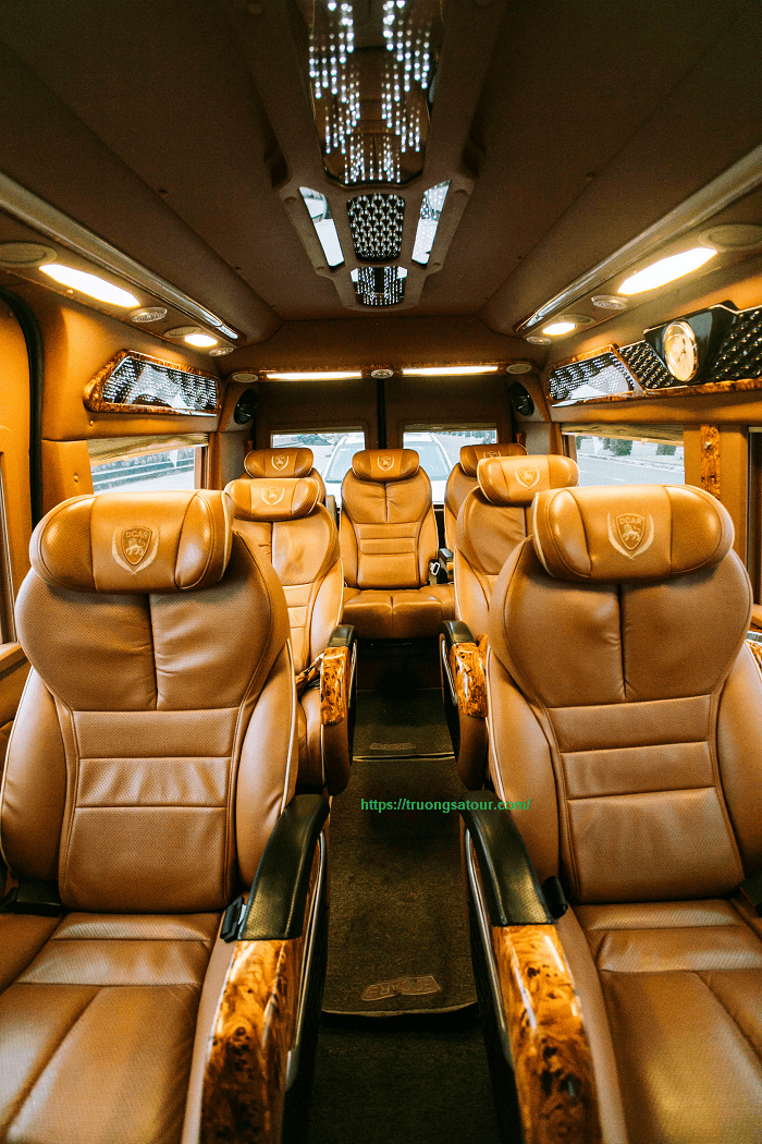 thue-xe-dcar-limousine-hoi-an-di-hue-gia-re%20(2)