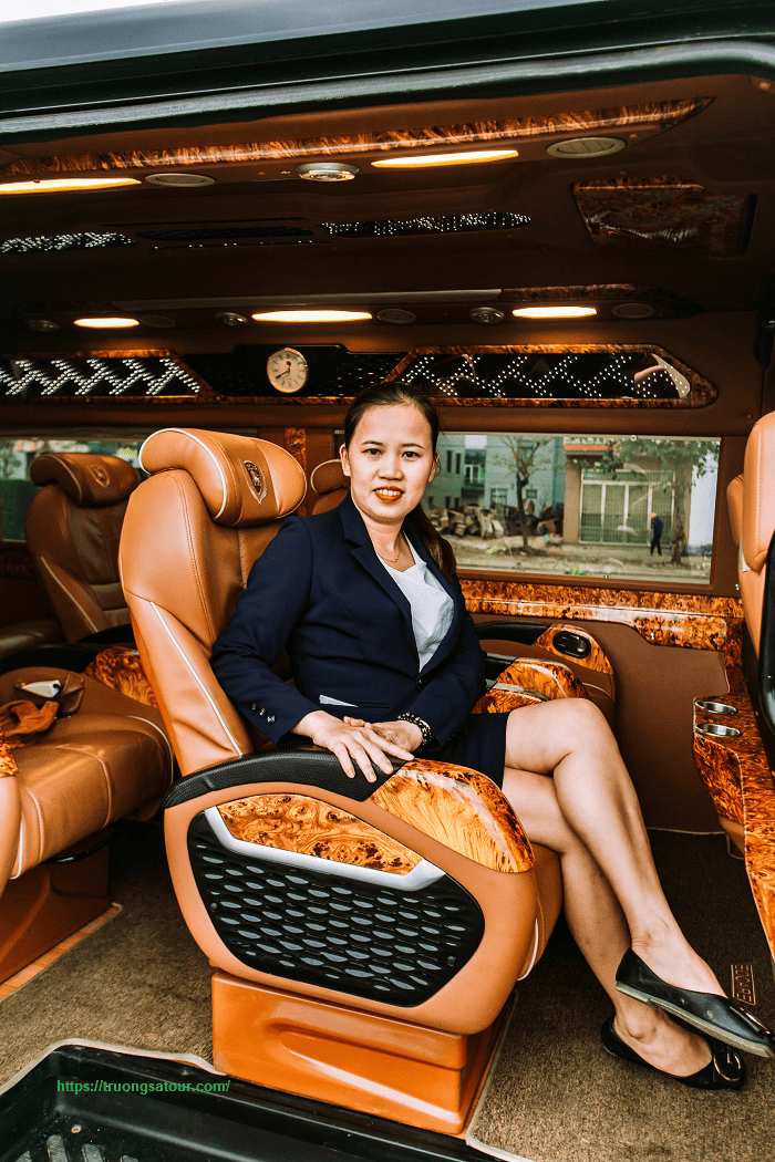 thue-xe-dcar-limousine-hoi-an-di-hue-gia-re%20(4)