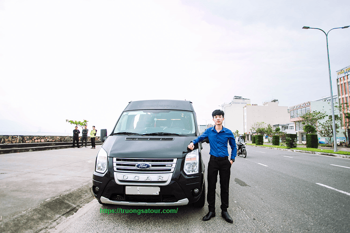 thue-xe-dcar-limousine-hoi-an-di-hue-gia-re%20(5)