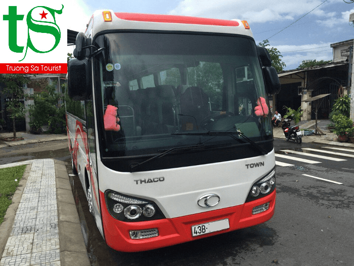 thue-xe-du-lich-35-cho-da-nang%20(1)
