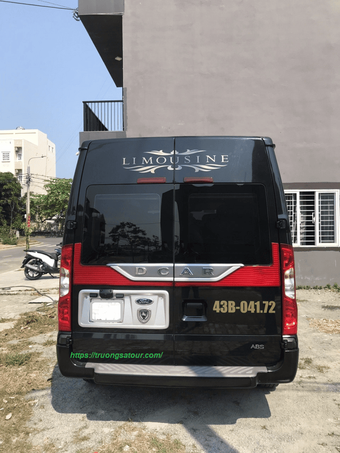 thue-xe-limousine-12ghe-da-nang-di-hoi-an%20(1)