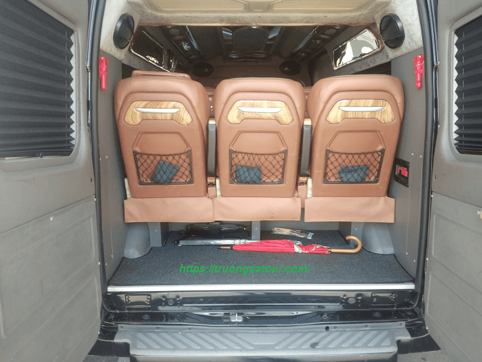 thue-xe-limousine-12ghe-da-nang-di-hoi-an%20(7)