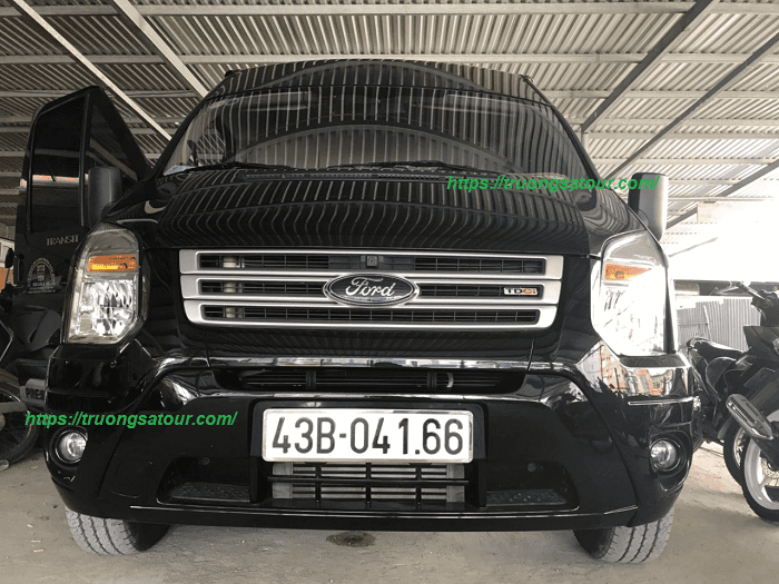 thue-xe-limousine-di-hue-tai-da-nang-gia-re%20(3)