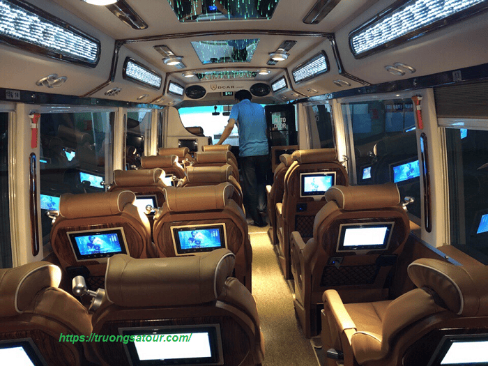 xe-limousine-chay-hoi-nghi-da-nang%20(4)