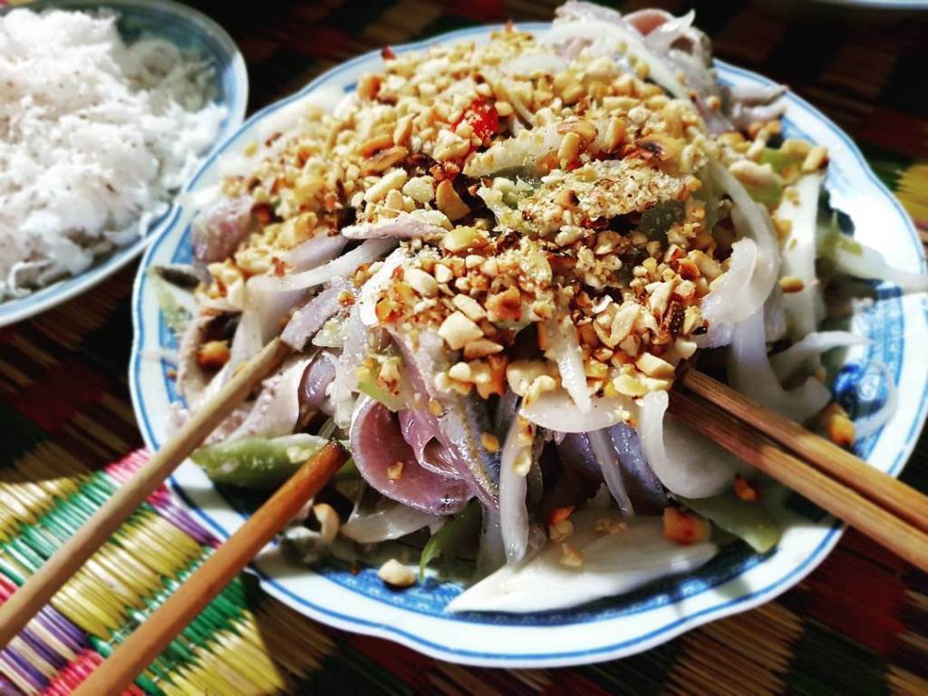 dac-san-da-nang-goi-ca-nam-o