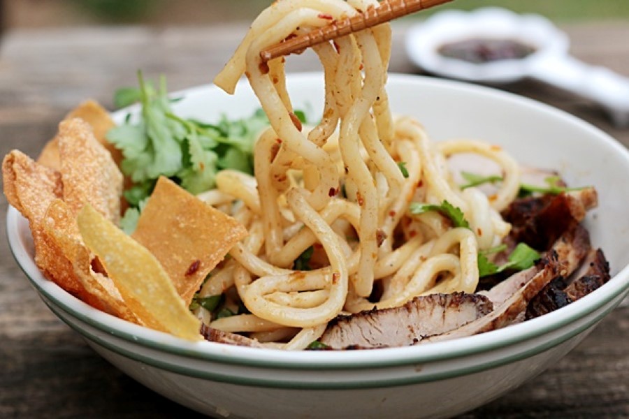 Cao-lau-hoi-an-du-lich-hoi-an-da-nang