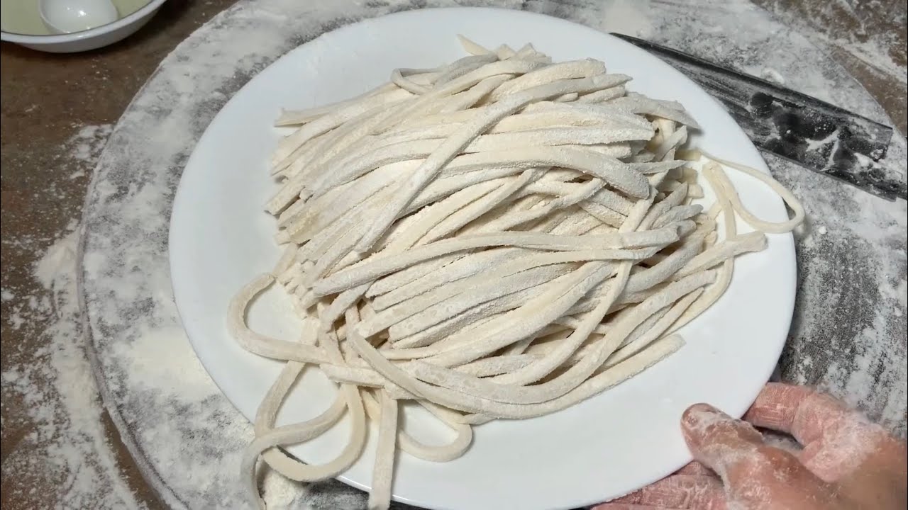 Cao-lau-hoi-an-du-lich-hoi-an-da-nang