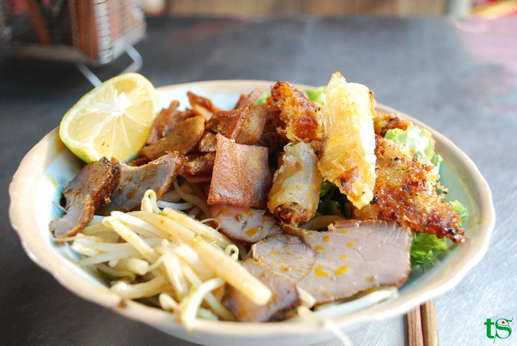 kinh-nghiem-du-lich-da-nang-hoi-an-tu-tuc