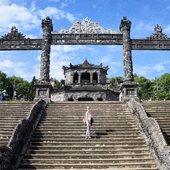 HUE DISCOVERY DELUXE SMALL GROUP TOUR