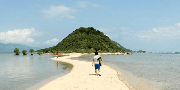 “CON ĐƯỜNG TRÊN BIỂN” ĐIỆP SƠN
