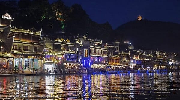 TOUR PHƯỢNG HOÀNG CỔ TRẤN 6N5D UY TÍN TẠI ĐÀ NẴNG