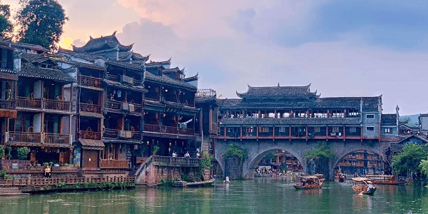 TOUR PHƯỢNG HOÀNG CỔ TRẤN 6N5D GIÁ RẺ TẠI ĐÀ NẴNG
