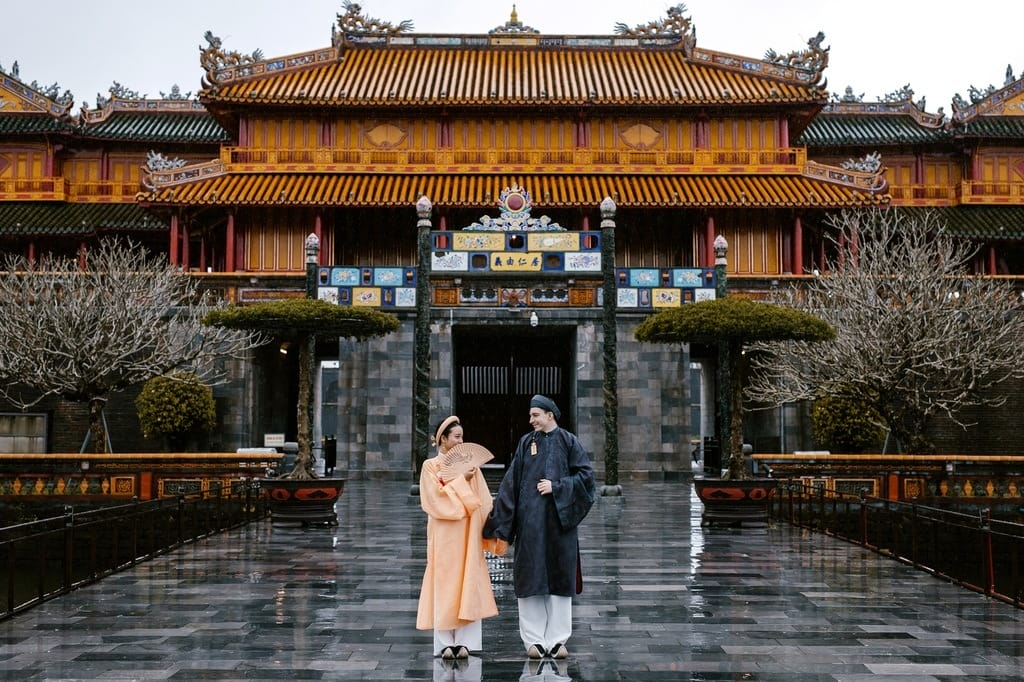 岘港 – 姑陵 – 启定皇帝陵墓 – 大内 – 天姥寺 – 送客(一天)