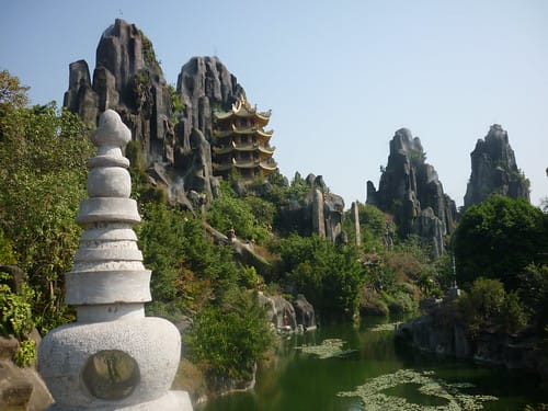 Hue to Hoi An by Bus - Group Tour