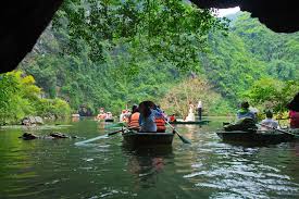 Vietnam Explorer: Ho Chi Minh City to Hanoi in 12 Days