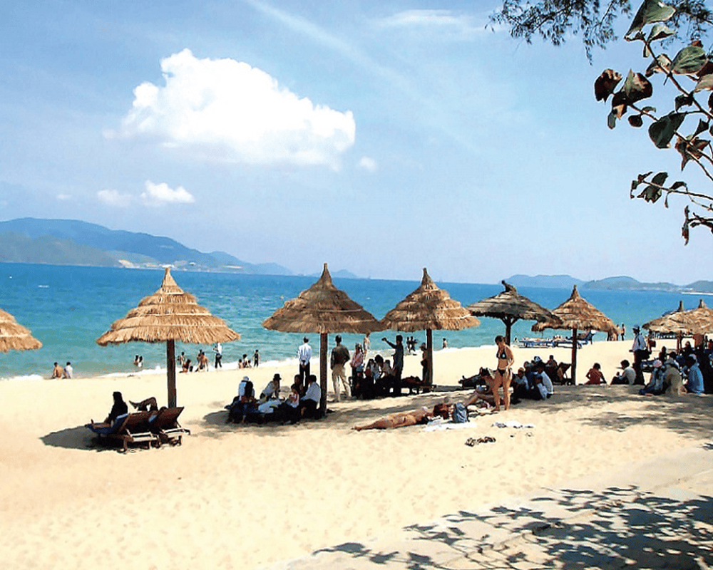 Hue to Hoi An by Bus - Group Tour