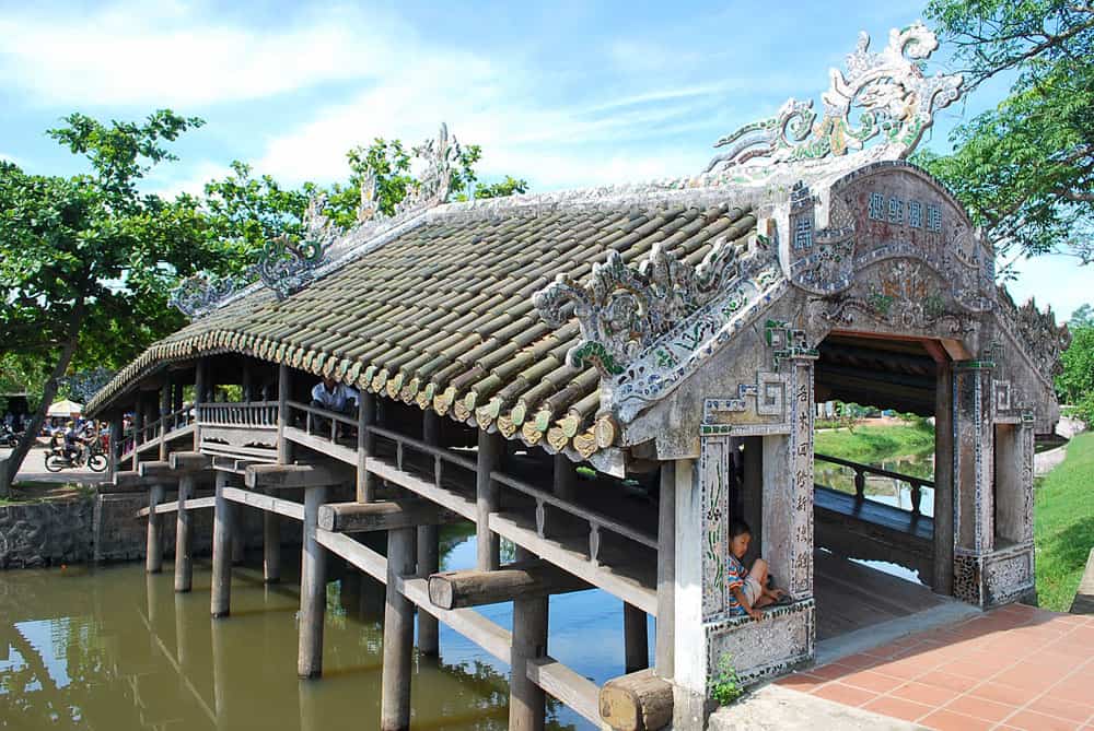 HUE – HOI AN BUS TOUR