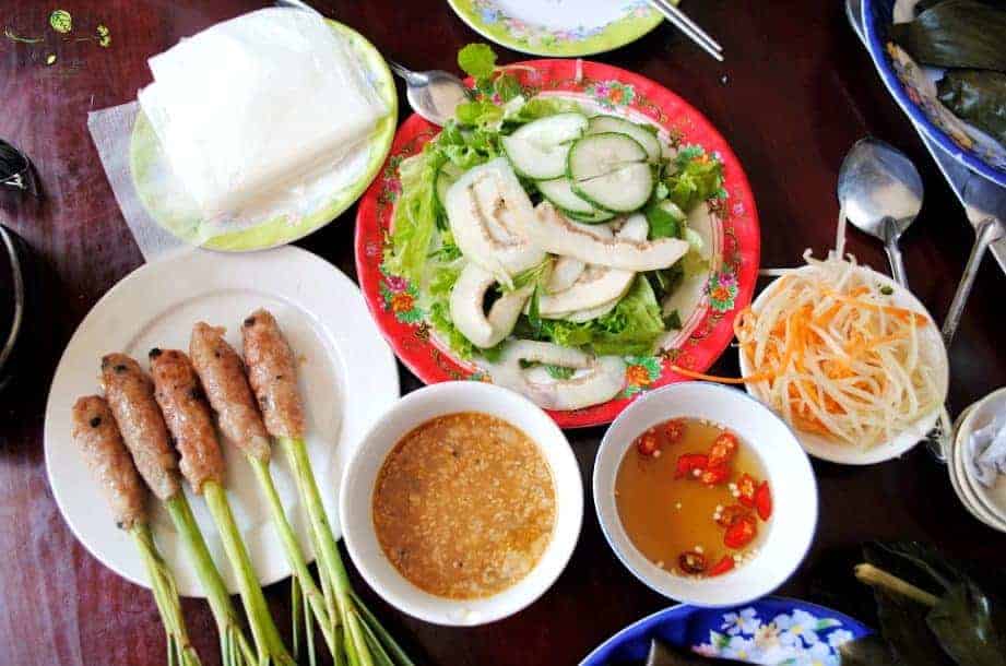 Hue Walking Food Tour Group Tour ( Max 12 pax)