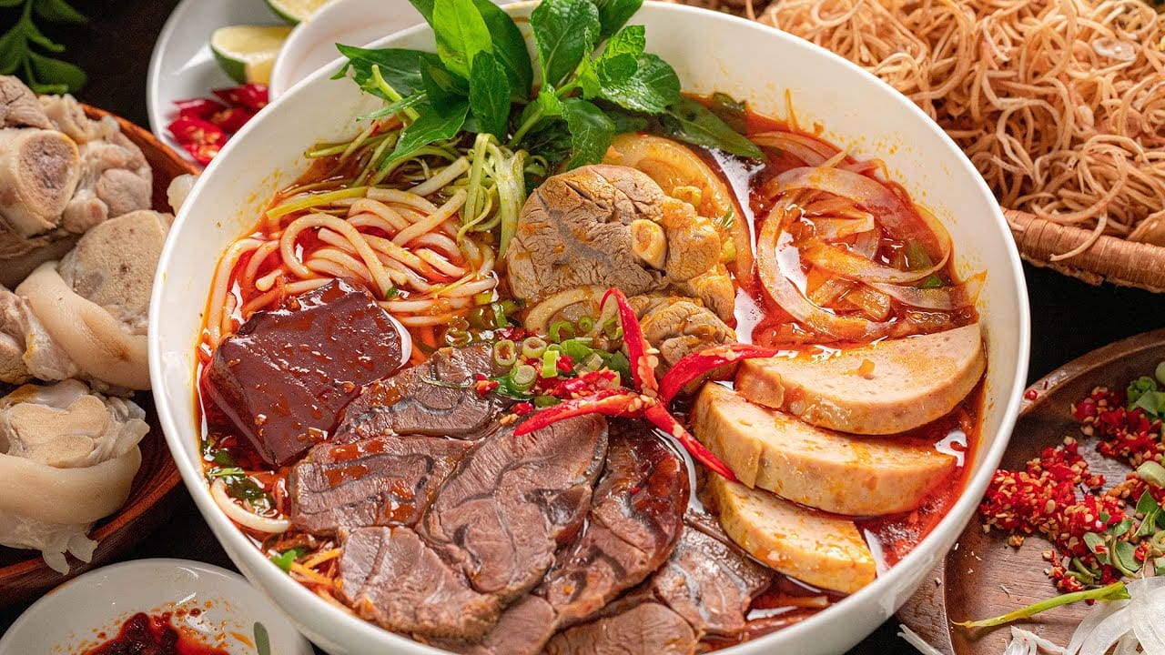 21-Day Vietnam Discovery: From Mountains to Bay, Caves, Ancient Capitals & Island Paradise