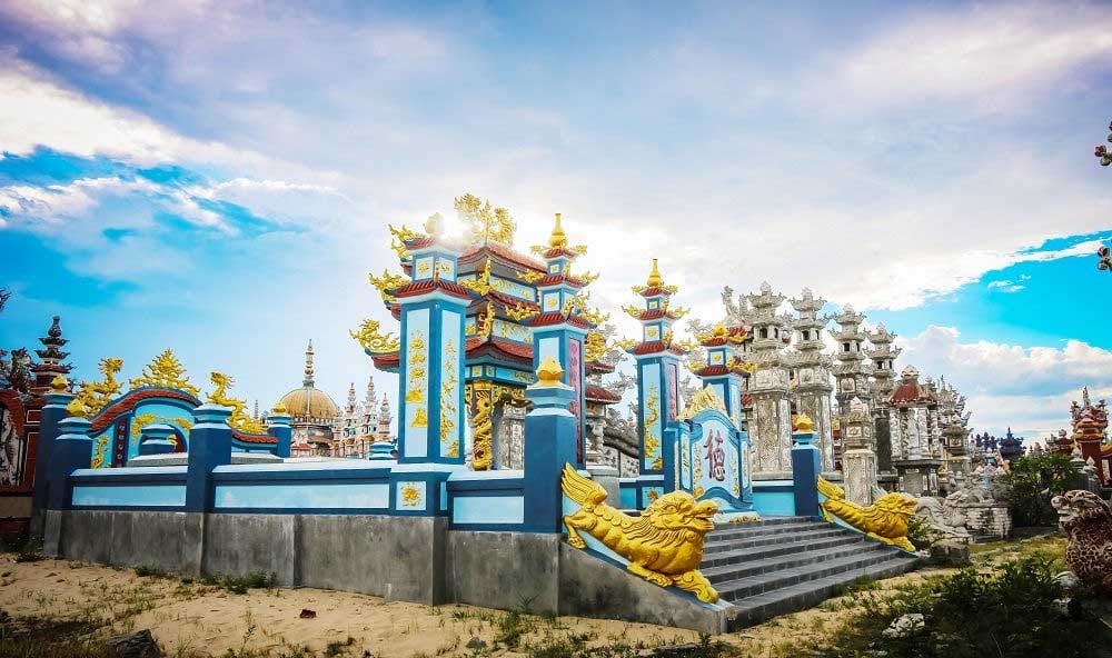 Hue to Hoi An by Bus - Group Tour