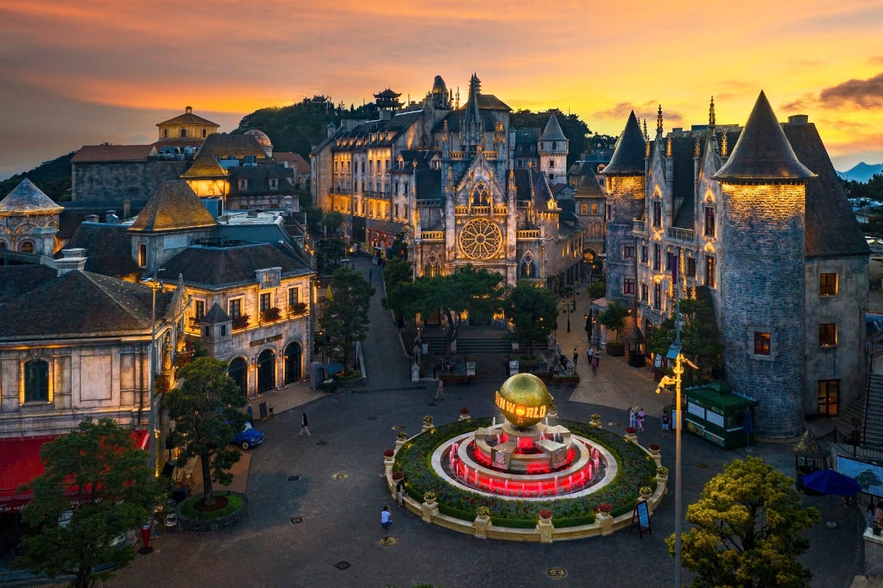EXPLORE VIETNAM CENTRAL HERITAGE 5-DAY 4-NIGHT TOUR PACKAGE