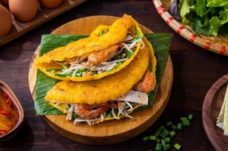 Hue Walking Food Tour Group Tour ( Max 12 pax)