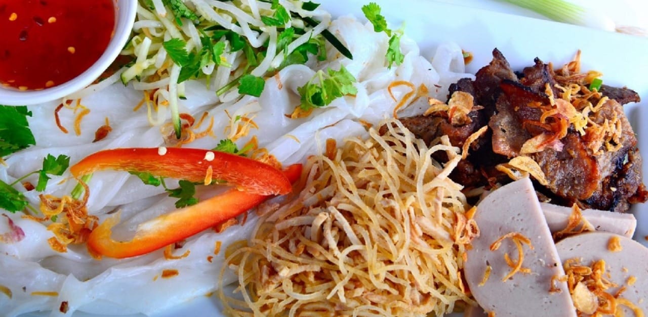 Hue Walking Food Tour Group Tour ( Max 12 pax)