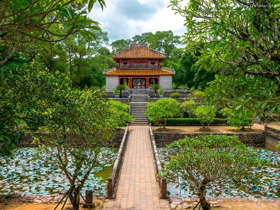 Hue City Tour - Small Group Tour (12 Pax)