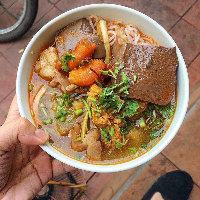 Hue Walking Food Tour Group Tour ( Max 12 pax)