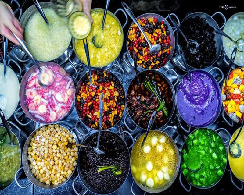 Hue Walking Food Tour Group Tour ( Max 12 pax)