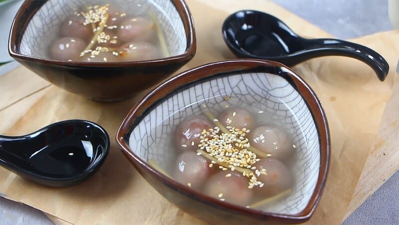 Hue Walking Food Tour Group Tour ( Max 12 pax)