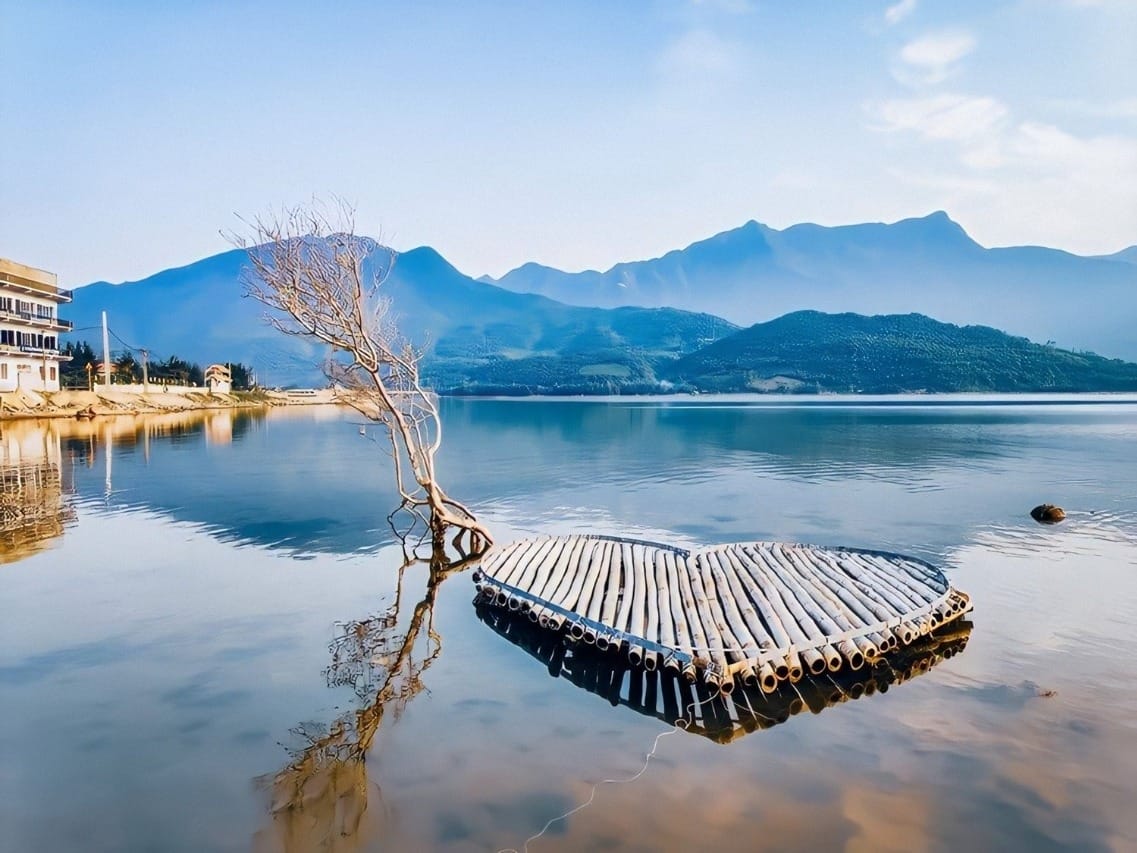 Hue to Hoi An by Bus - Group Tour