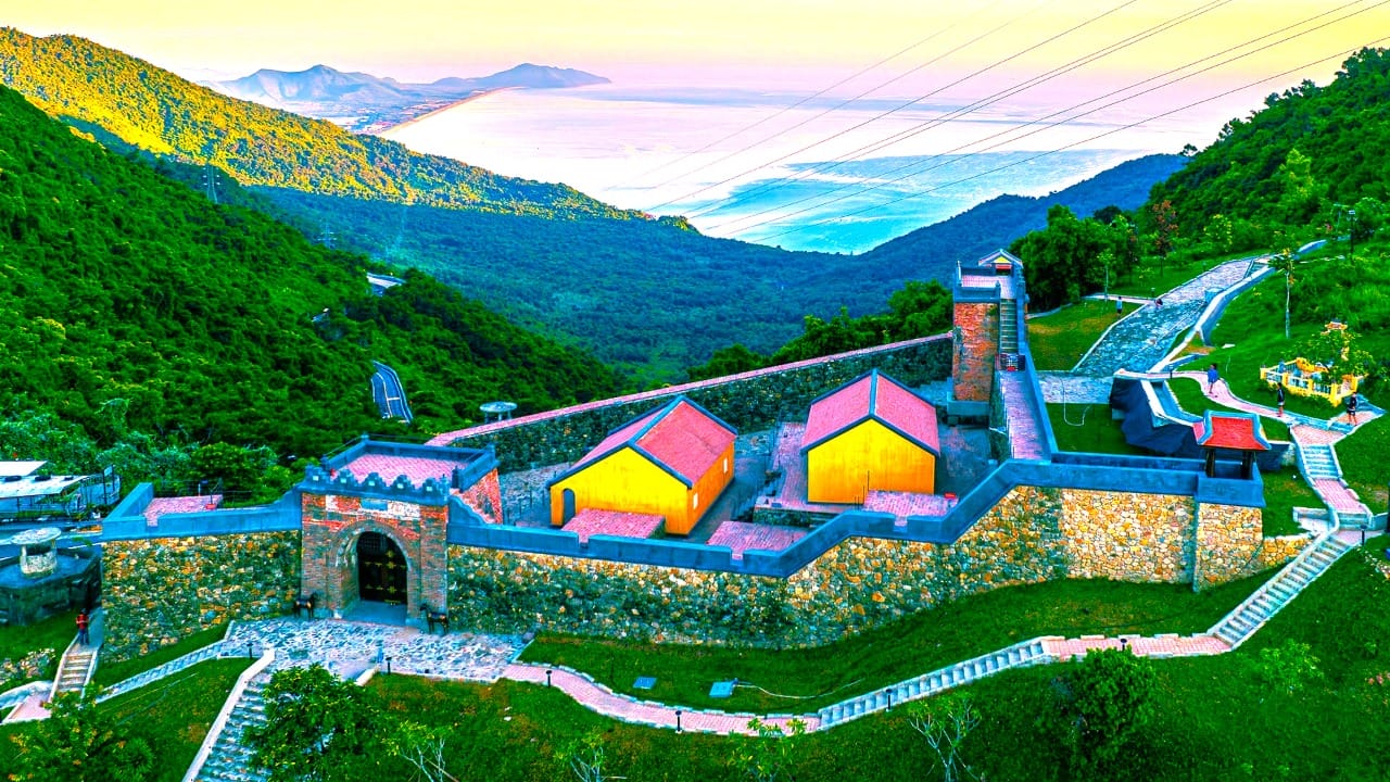 21-Day Vietnam Discovery: From Mountains to Bay, Caves, Ancient Capitals & Island Paradise