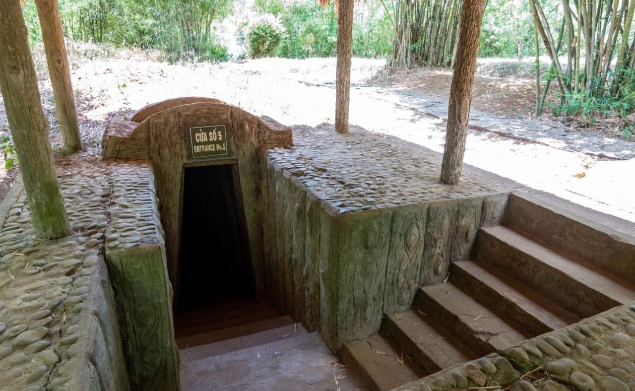 DMZ Tour full day from Hue - Small Group Tour (12 Pax)